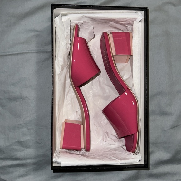 CHANEL calfskin CC mules - Picture 5 of 11